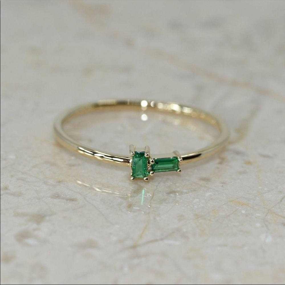 14k solid gold emerald ring